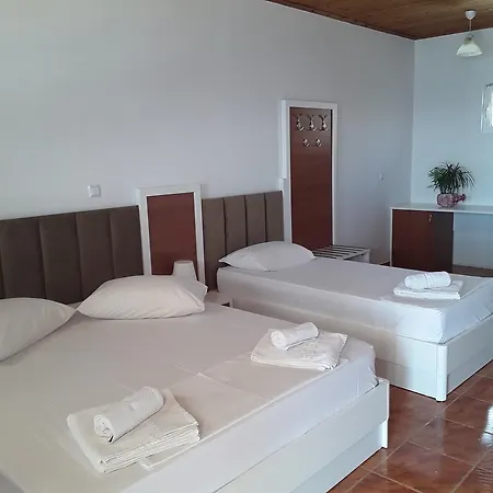 Riviera Konukevi Qeparo