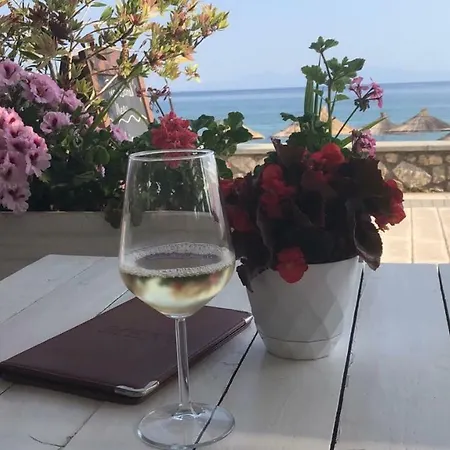 Riviera בית הארחה