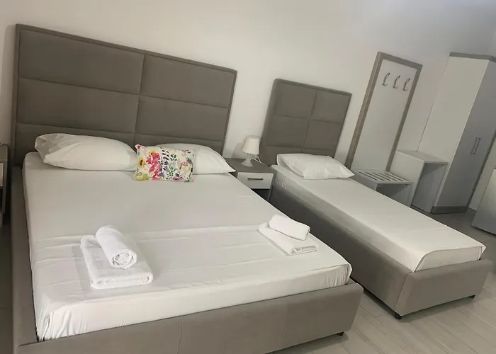 בית הארחה Riviera 4*