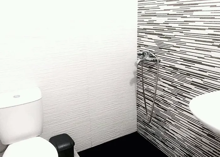 Riviera بيت ضيافة 4*