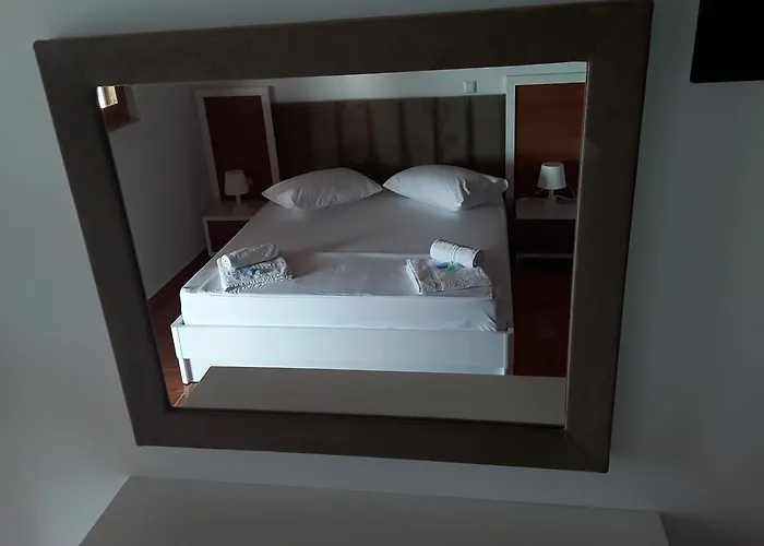 Riviera 4* צ'פרו