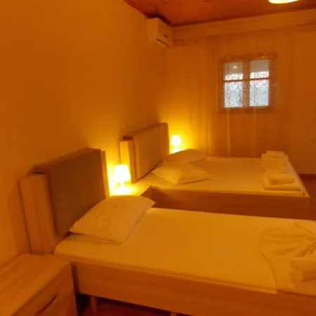 Riviera Πανσιόν Κηπαρό