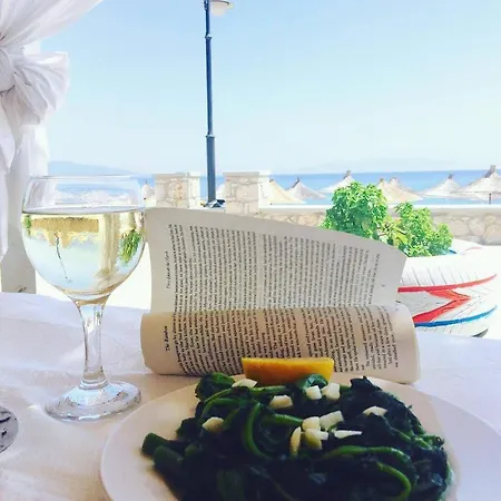 Πανσιόν Riviera 4*